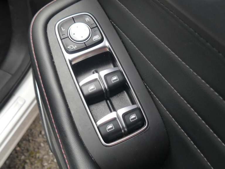 2023 MG MG HS 1.5 T Gdi Exclusive Suv 5dr Petrol Dct Euro 6 (s/s) (162 Ps) ESTATE Petrol Automatic