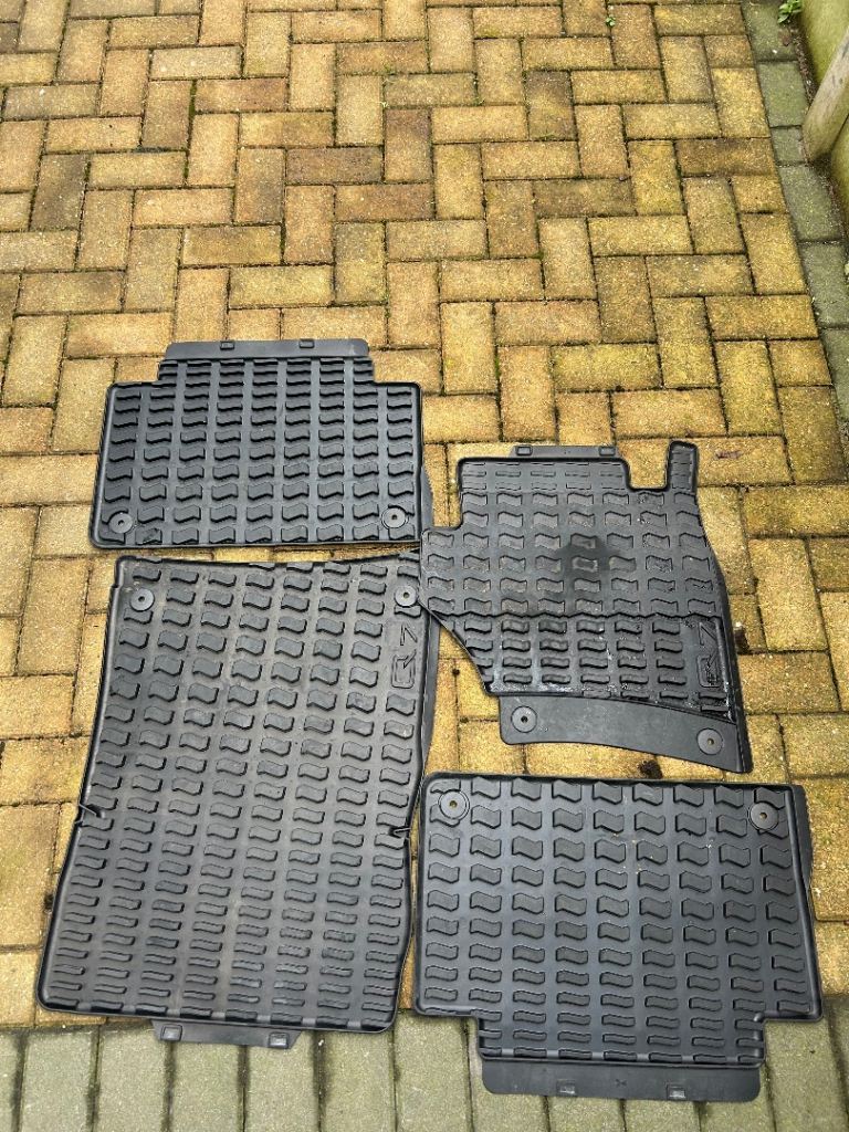 AUDI Q7 GENUINE AUDI RUBBER MATS 2006-2014