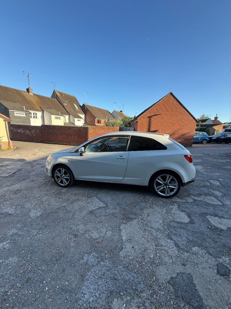 Seat, IBIZA, Hatchback, 2011, Manual, 1390 (cc), 3 doors