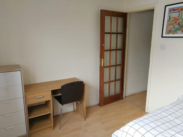 Spacious 2BHK Apartment for Rent in Glasgow – G4 9YQ