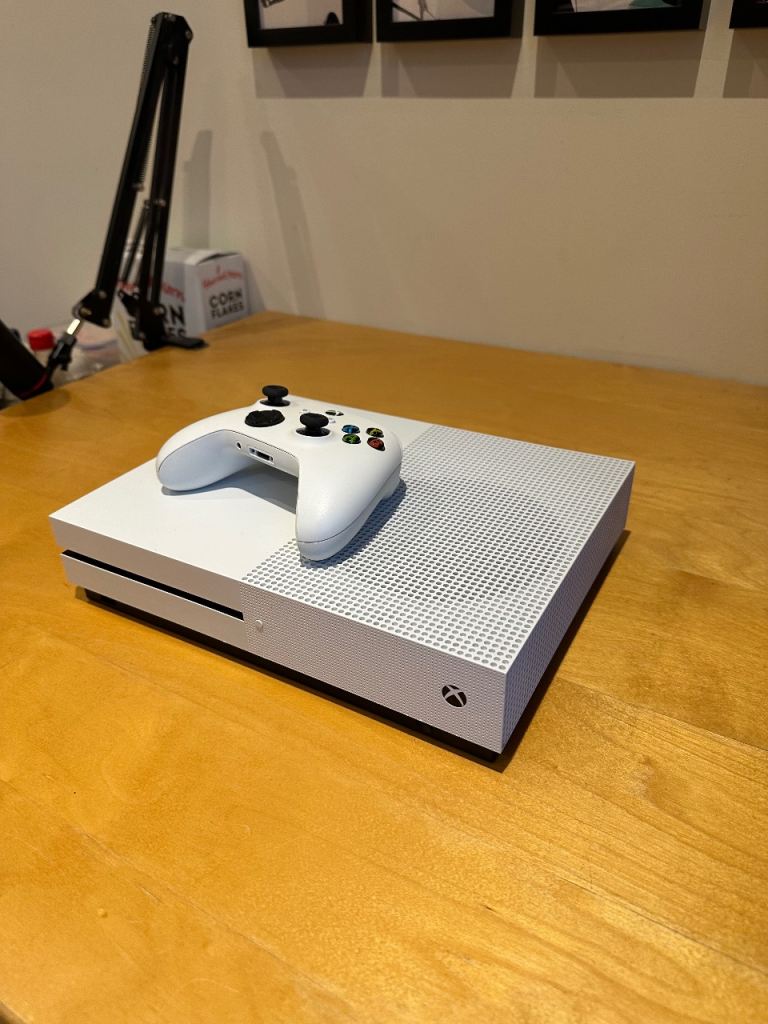 Xbox One S Game Console White, 1TB, Series S Controller Included