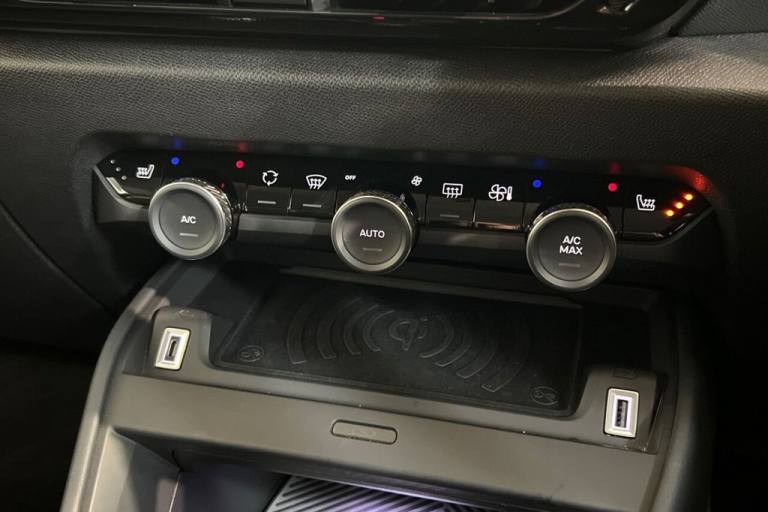 2022 71 CITROEN C4 1.2 PURETECH SHINE PLUS HATCHBACK 5DR PETROL EAT8 EURO 6 (S/S