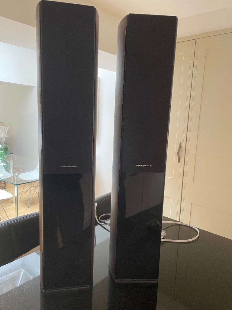   Wharfedale diamond 10.4 floor standing speakers in very good condition