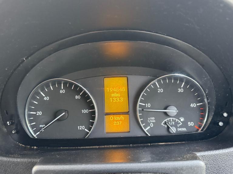 2018 MERCEDES SPRINTER 2.1L DIESEL WHITE MANUAL MWB LOW ROOF PANEL VAN - 194K