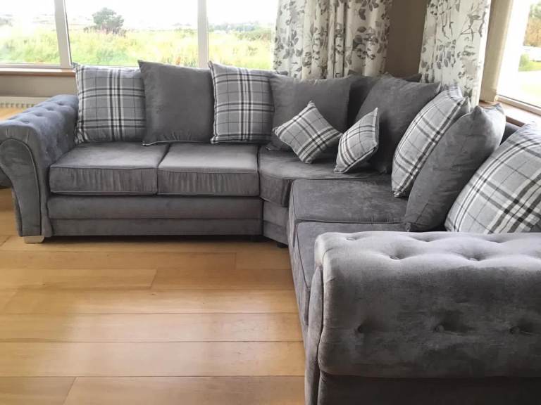 Corner sofa / 3 seater and 2 seater sofas / couch for sale