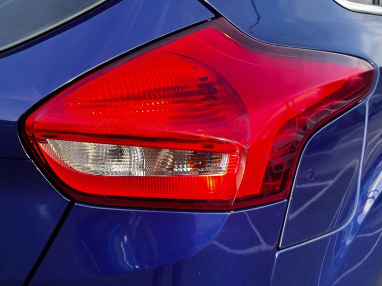 2015 Ford Focus 1.5T EcoBoost Zetec S Euro 6 (s/s) 5dr HATCHBACK Petrol Manual