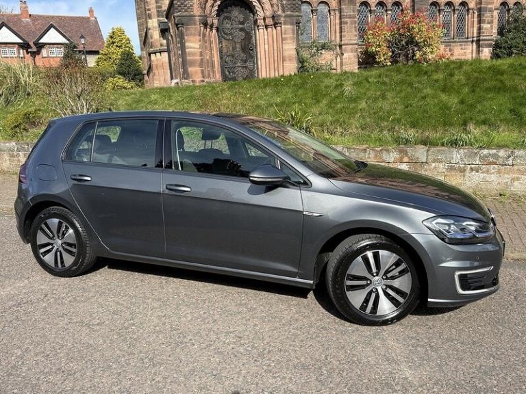 2019 Volkswagen Golf 35.8kWh e-Golf Hatchback 5dr Electric Auto (136 ps) Hatchback Electric Autom...
