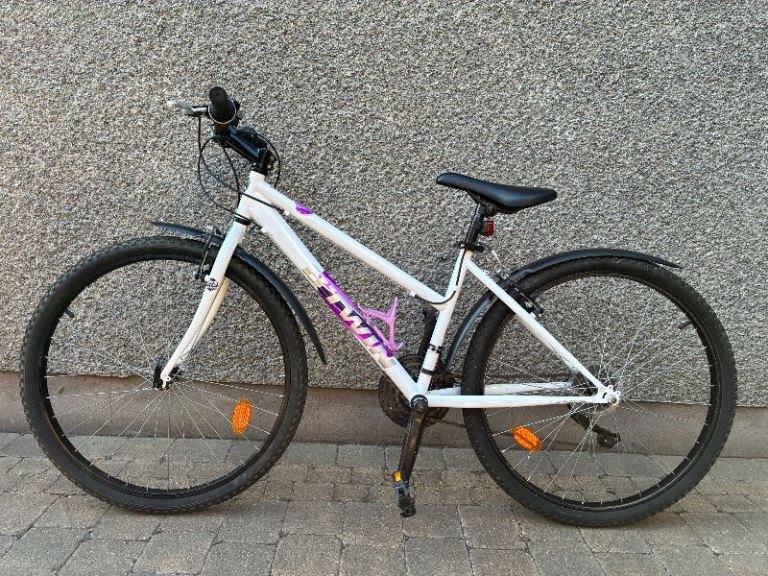 Girls 26” White ROCKRIDER 300 Mountain Bike – Good Condition