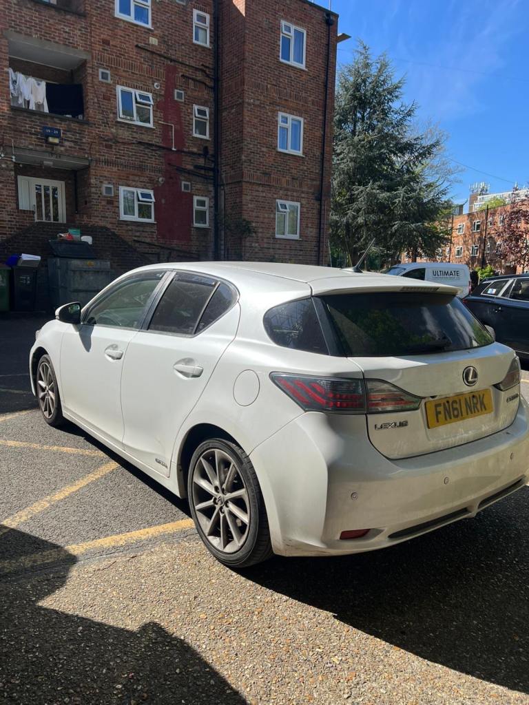 Lexus, CT, Hatchback, 2011, Semi-Auto, 1798 (cc), 5 doors
