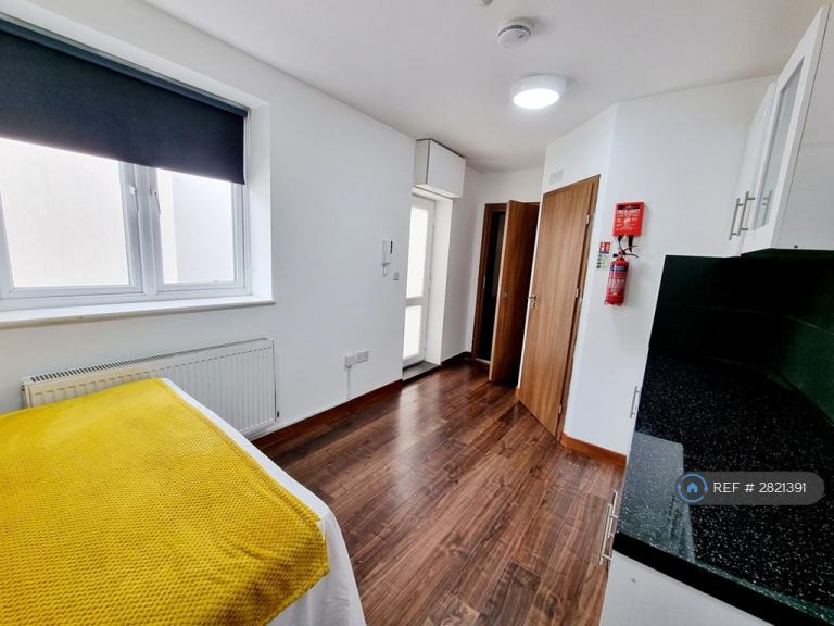 Studio flat in Chalvey Road East, Slough, SL1 (#2821391)