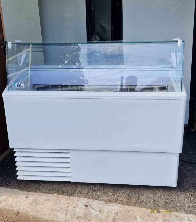 NEW B GRADE COMMERCIAL SCOOPS ICE CREAM DISPLAY FREEZER WITH PANS FULLY WORKING EXCELLENT CONDITION 