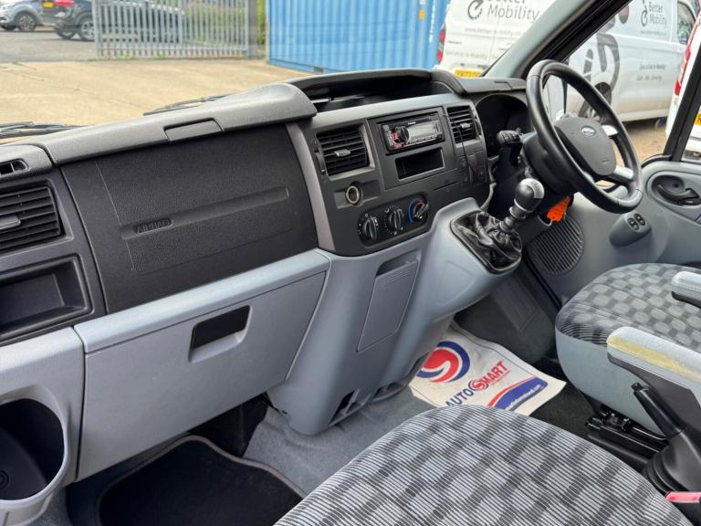 2009 Ford Transit Low Roof 8 Seater Limited TDCi 140ps MPV DIESEL Manual