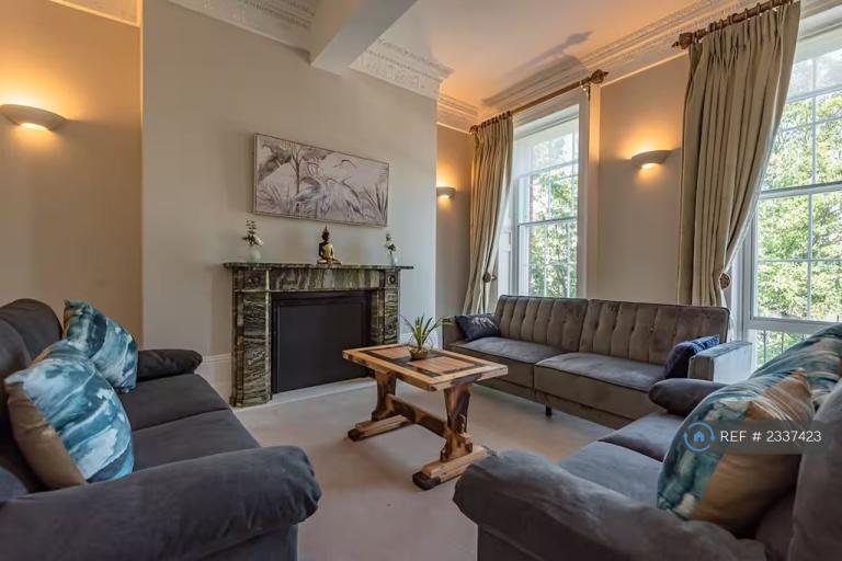 2 bedroom flat in London Road, Reading, RG1 (2 bed) (#2337423)