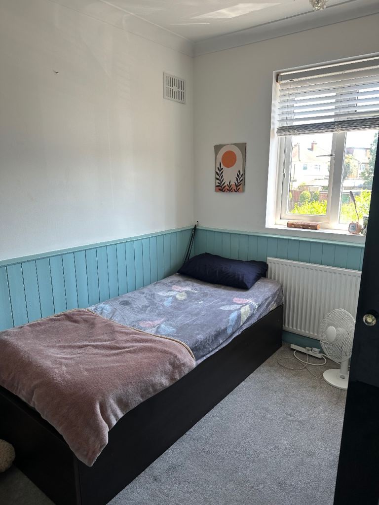 Box room available for girls 