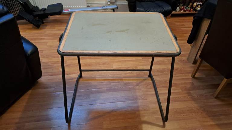 Metal Frame Wooden Top Desk/Table