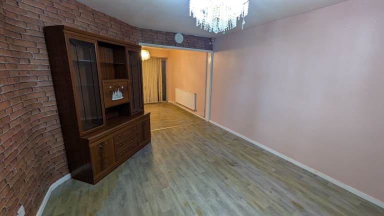 3 bed semi detached house to let in rushey mead
