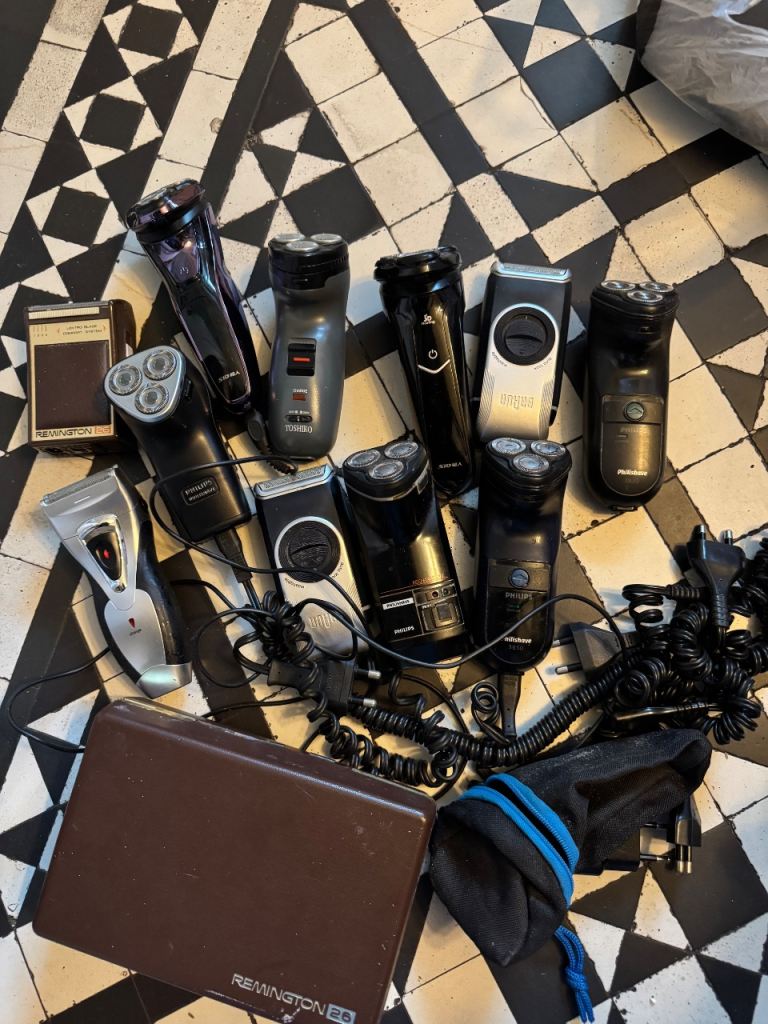 Job Lot of Electric Shavers - Remington, Philips, Braun etc