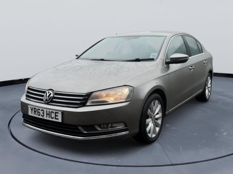2013 Volkswagen Passat 2.0 TDI Bluemotion Tech Highline 4dr DSG SALOON Diesel Automatic
