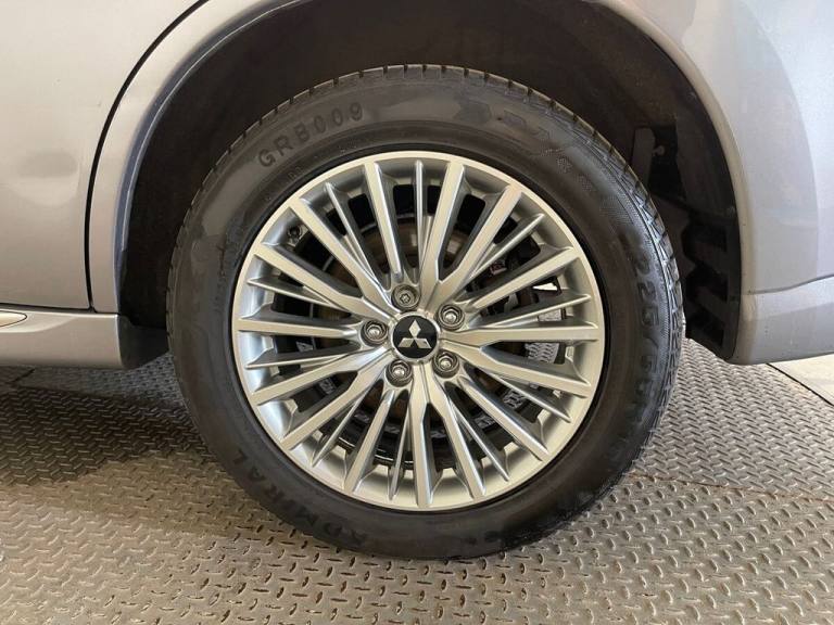 2018 Mitsubishi Outlander 2.4h TwinMotor 13.8kWh 5hs SUV 5dr Petrol Plug-in Hybrid CVT 4WD Euro 6...