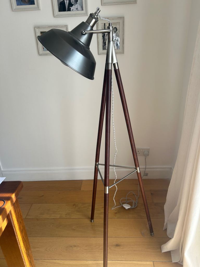Floor lamp