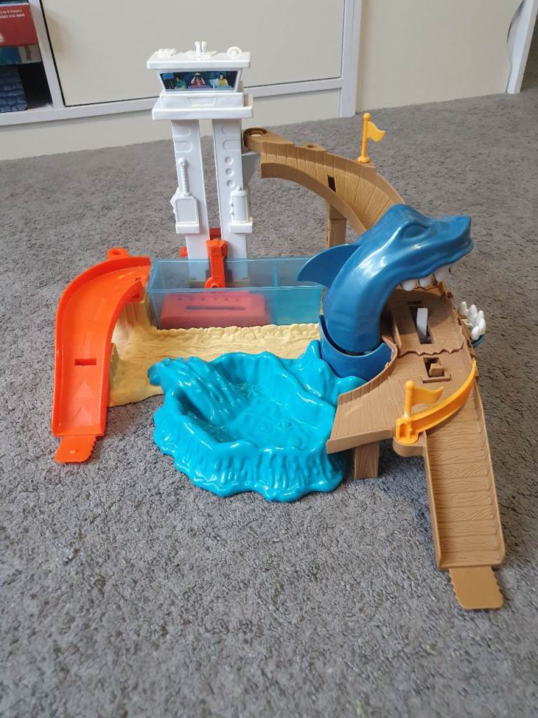 Hot Wheels Shark Attack Playset – Good Condition