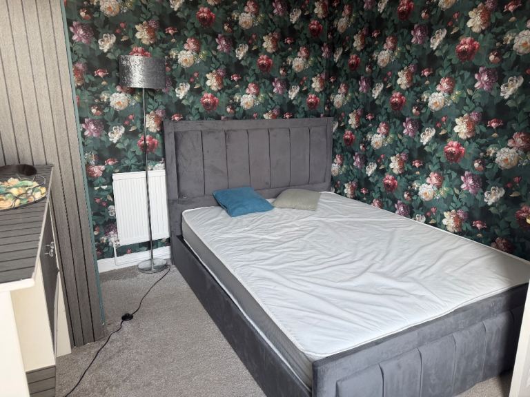 Room to rent for girls 