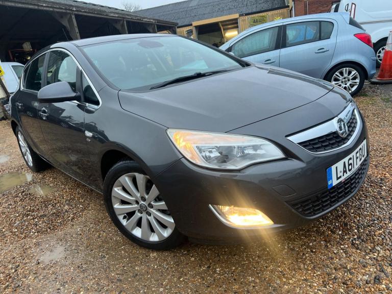 2011 Vauxhall Astra 1.6i 16V Elite 5dr Auto HATCHBACK PETROL Automatic
