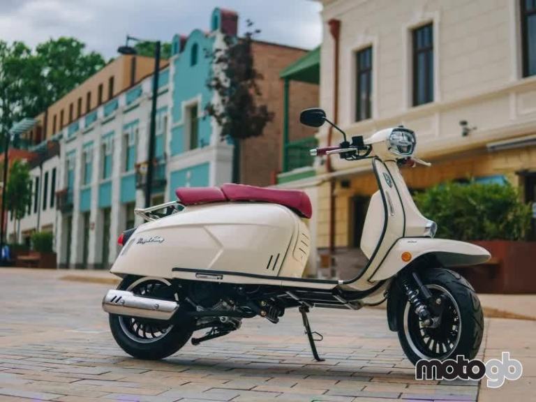 Royal Alloy GP 125cc Modern Classic Retro Automatic Moped Scooter For Sale