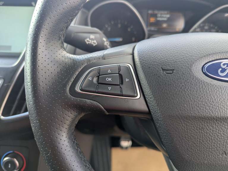 FORD FOCUS 1.5 ST-LINE DIESEL VERY GOOD CONDITION NEW CAMBELT KIT SERVICE MOT