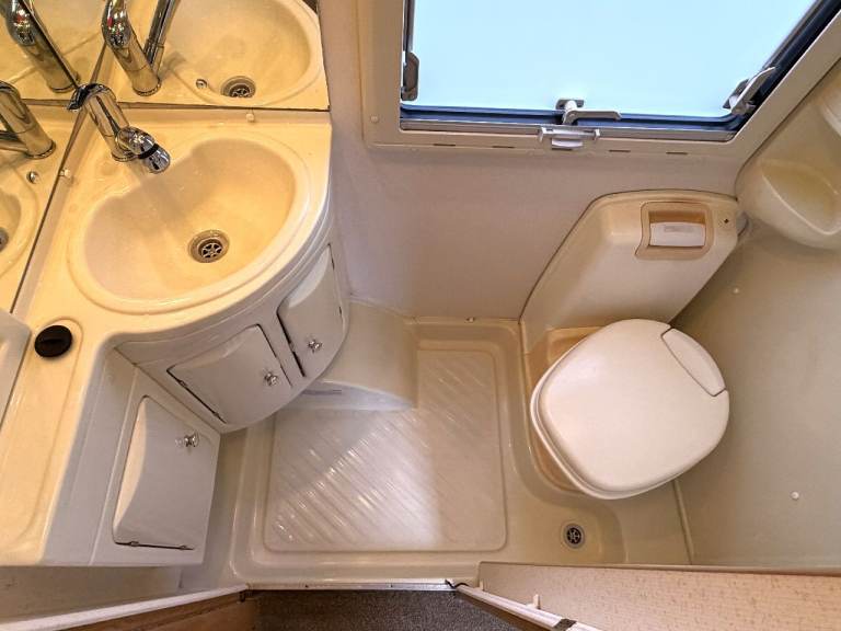 2003 ELDDIS ODYSSEY 505 5 BERTH, COULD MAKE FIXED BED, MOTOR MOVER & FULL AWNING