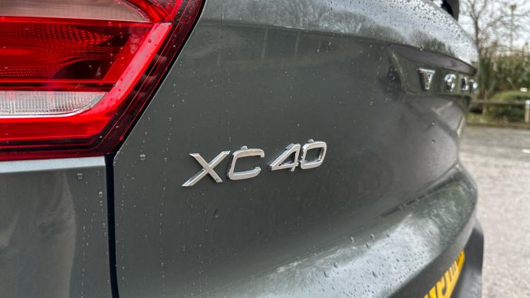 2025 Volvo XC40 2.0 B4P Plus Dark 5dr Auto Petrol Estate Estate Petrol Automatic