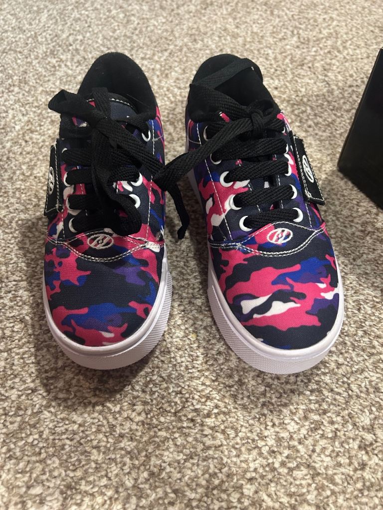 Heelys Roller Shoes - Pink/Blue Camo, As Good As New