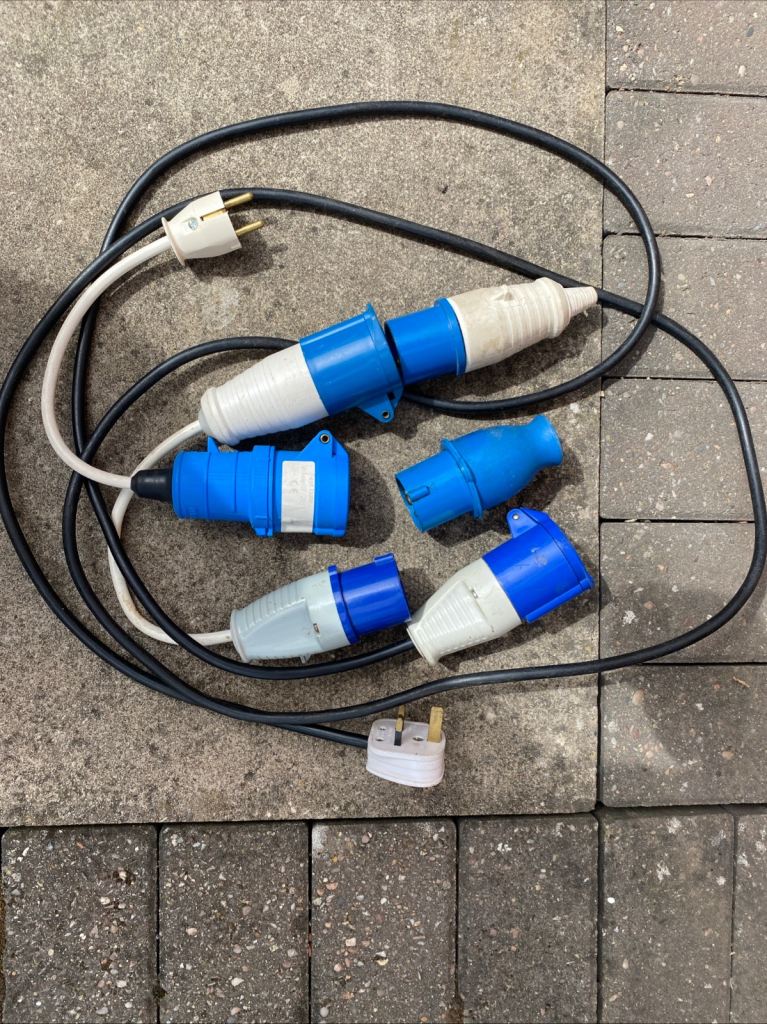 Caravan & Motorhome Mains 240 Volt Connector Leads & Socket 