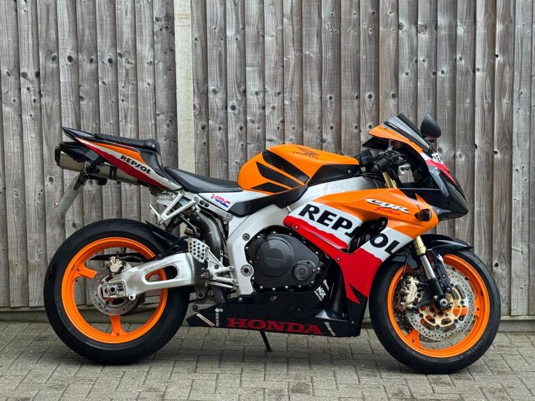 HONDA CBR 1000 RR FIREBLADE RR7 2007 (07) REPSOL REP + AKRAPOVIC