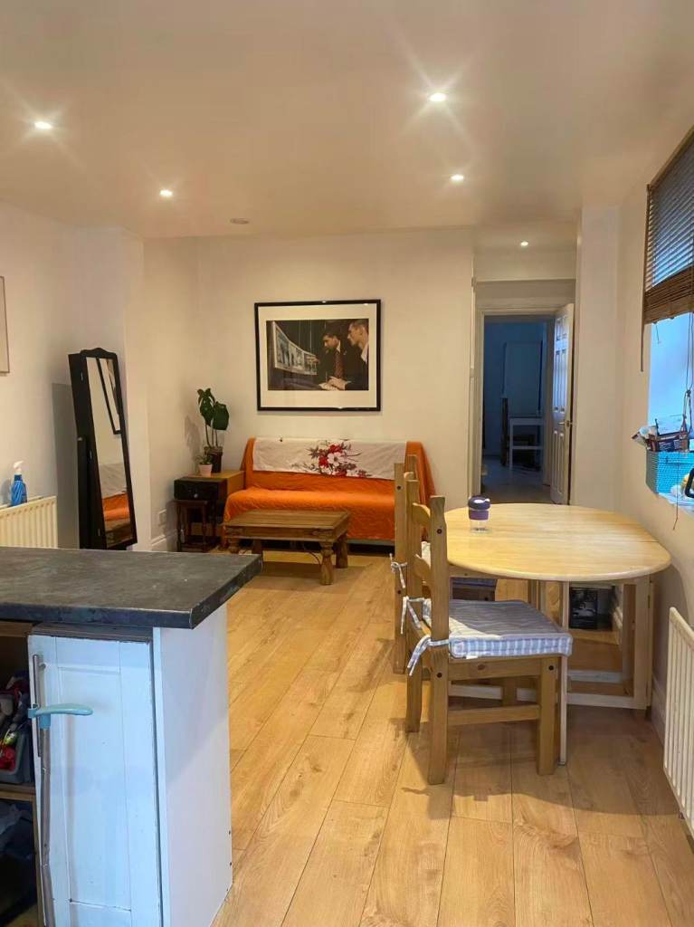 Single room in Croydon centre