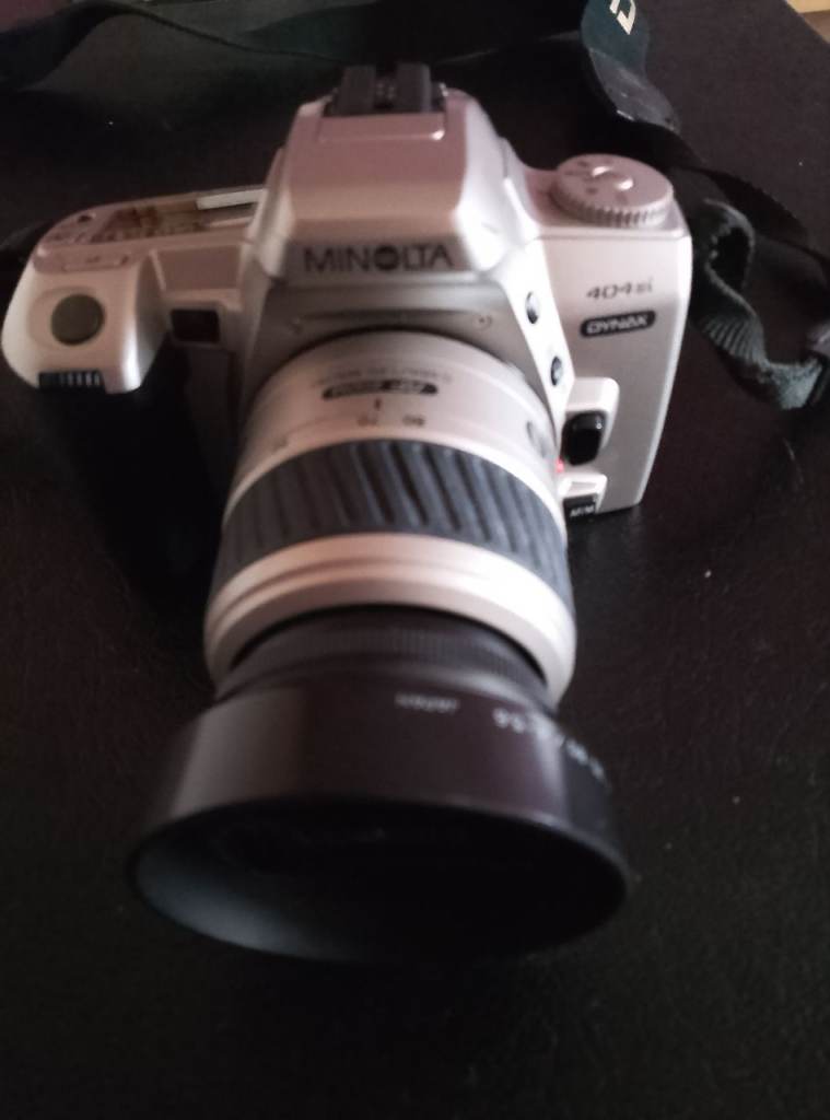 Minolta Dynax 404si Film Camera with Lens – Good Condition