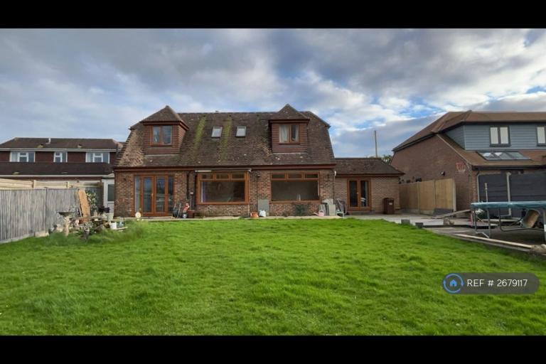 4 bedroom house in Rattle Road, Westham, Pevensey, BN24 (4 bed) (#2679117)