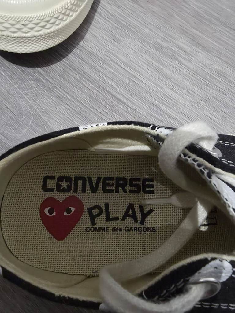 Converse play size 4