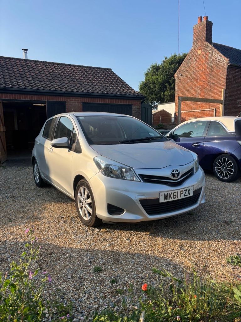 Toyota, YARIS, Hatchback, 2012, Manual, 1329 (cc), 5 doors