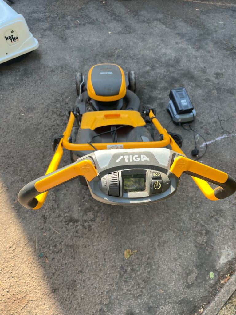 Stiga battery lawnmower 