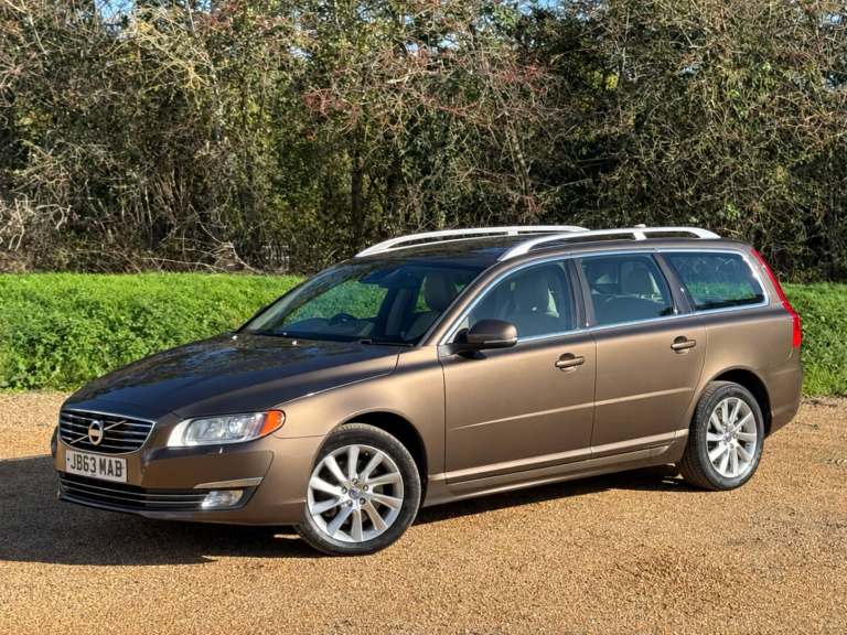 2013 VOLVO V70 2.0 D3 SE LUX MANUAL ESTATE, WOW 1 OWNER FROM NEW, 14 SERVICES !!
