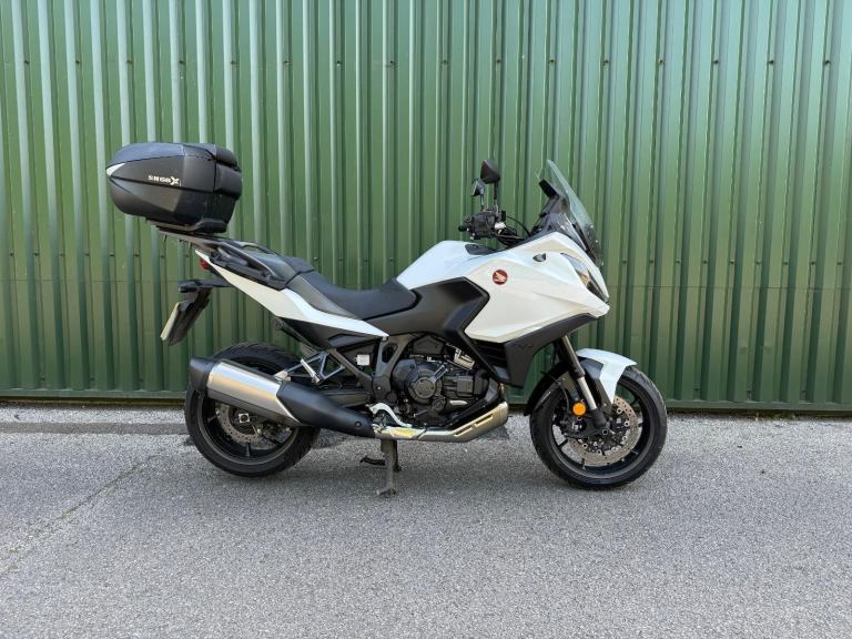 Honda NT 1100 DCT White 2022 Top Box 11000 Miles Full Honda History 1 Owner