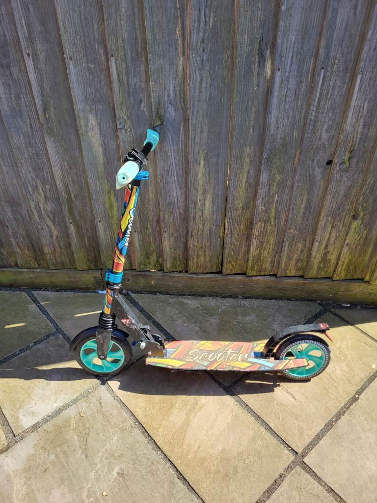 Foldable adult scooter