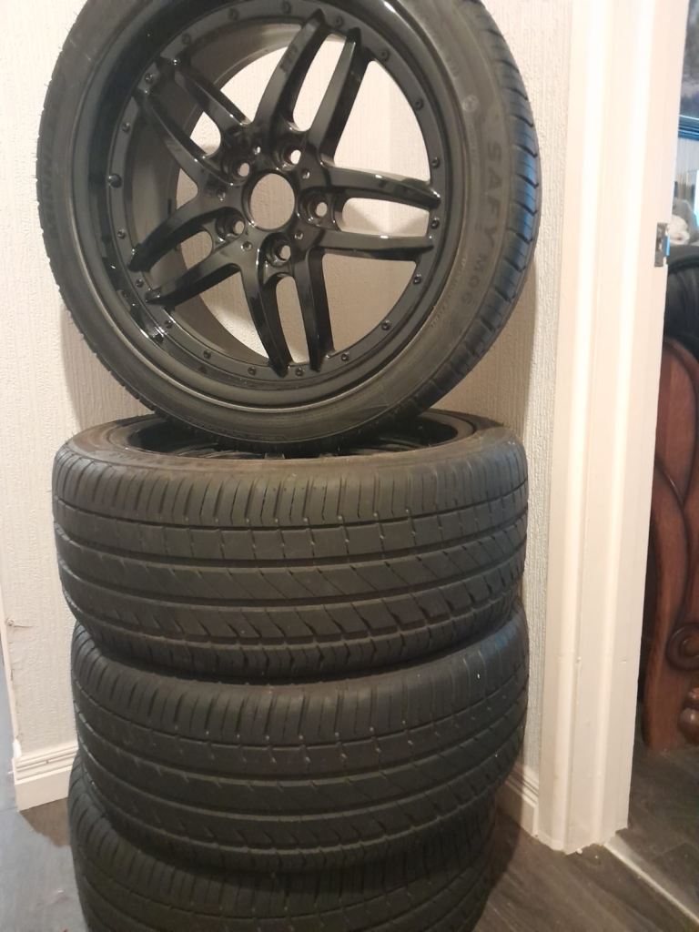 Set of 4 x 18″ Alloy Wheels (5x118)