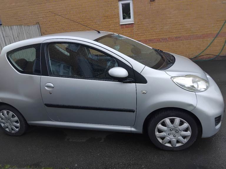 Peugeot, 107, Hatchback, 2011, Manual, 998 (cc), 3 doors