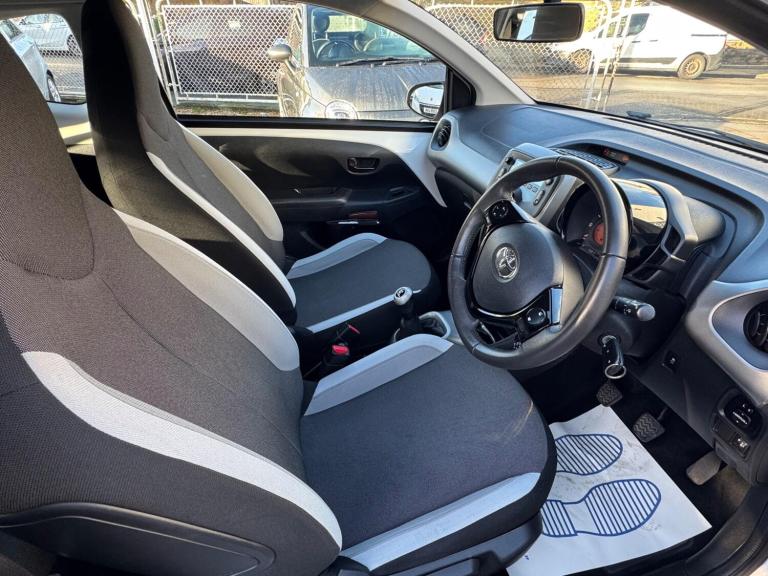 2014 Toyota AYGO 1.0 VVT-i X-Play 3dr HATCHBACK PETROL Manual
