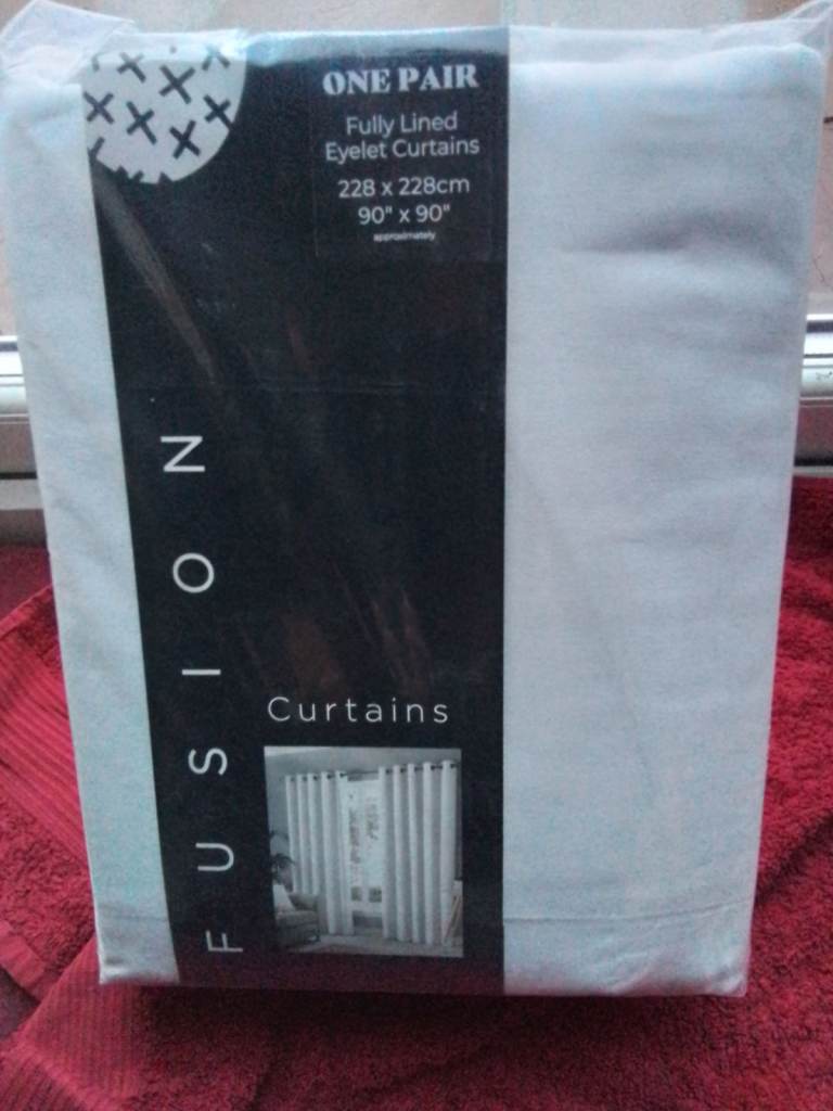 White eyelet brand new curtains  (90×90 inch) 