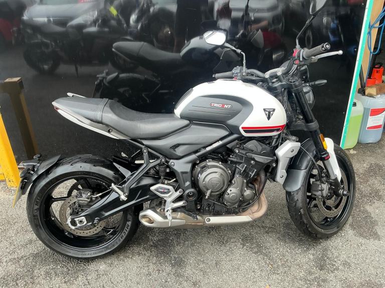 Triumph Trident