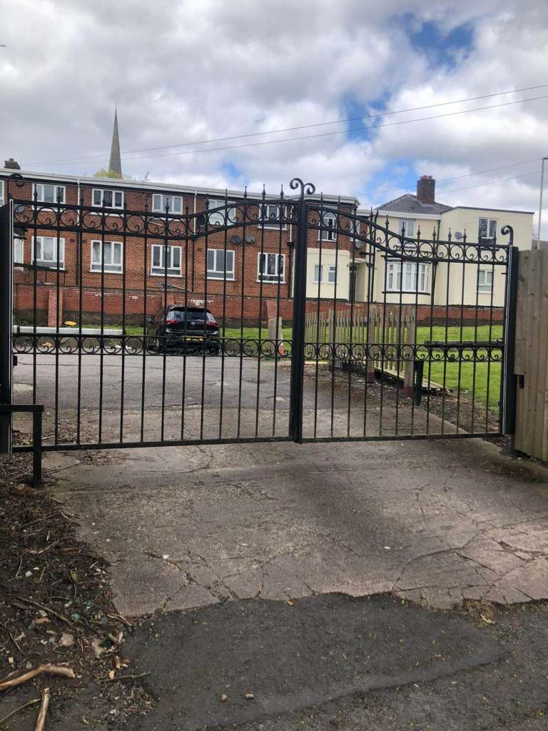 ***ALBERT HOUSE***VICAR STREET***ONE BEDROOM GROUND FLOOR FLAT** IMMEDIATE VIEWINGS **