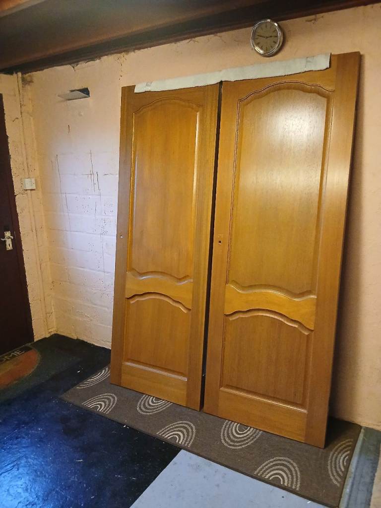2 INTERNAL DOORS - EXCELENT CONDITION FOR SALE